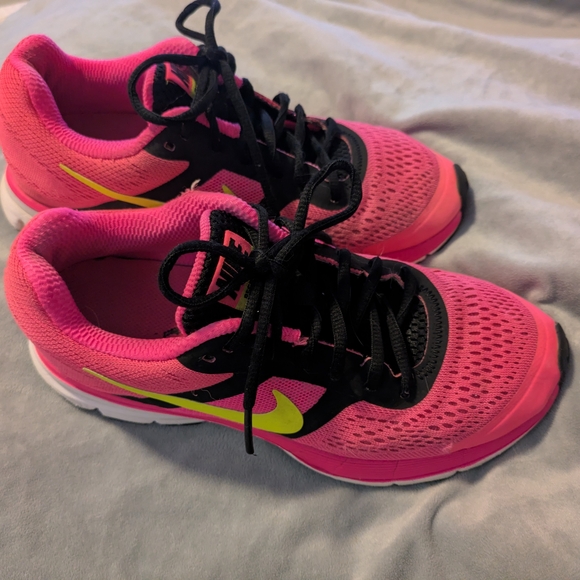 Nike Pegasus 30 Hot Pink Yellow and Black - Picture 2 of 13